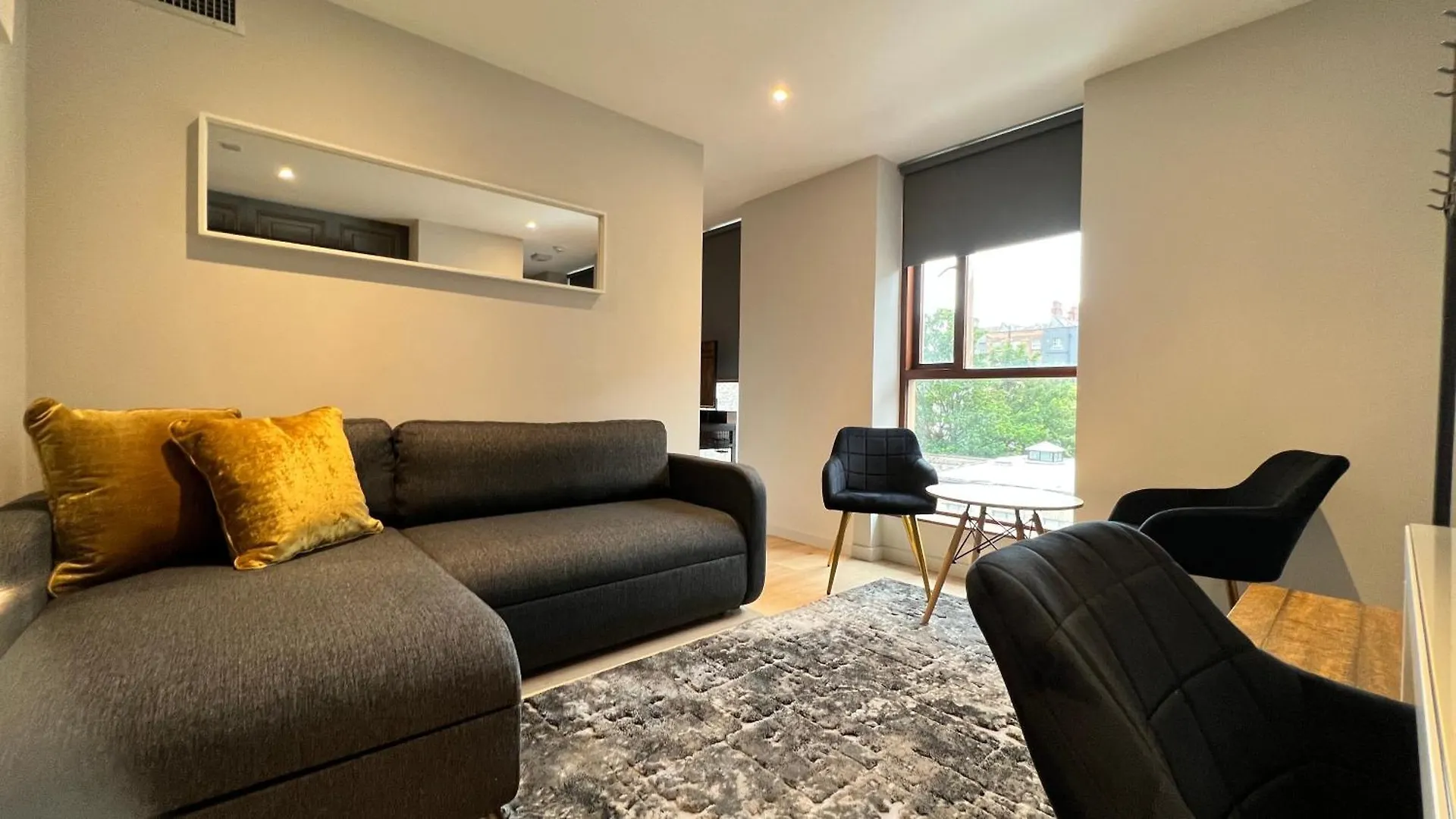 Merrion Square Studios Dublin 0*,